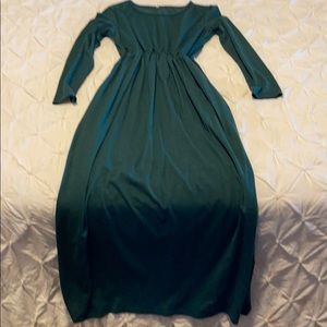 Long sleeved Forrest green maxi dress with pockets